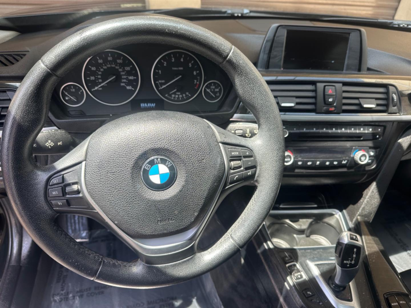 2015 Black Metallic /Black BMW 3-Series 328i SULEV (WBA3C1C58FK) with an 2.0L L4 DOHC 16V engine, 8-Speed Automatic transmission, located at 30 S. Berkeley Avenue, Pasadena, CA, 91107, (626) 248-7567, 34.145447, -118.109398 - Navigation! Leather Seats! Moon-roof! Back up Camera! This 2015 BMW 3-Series 328i SULEV looks and drives well. We can help! We are the bank. All our cars are thoroughly inspected and reconditioned by our technicians. FREE CARFAX report. Stop by or call to speak with our friendly staff. Whether you h - Photo#17